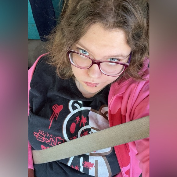 Meet your Posher, Ainsley - Picture 3 of 3